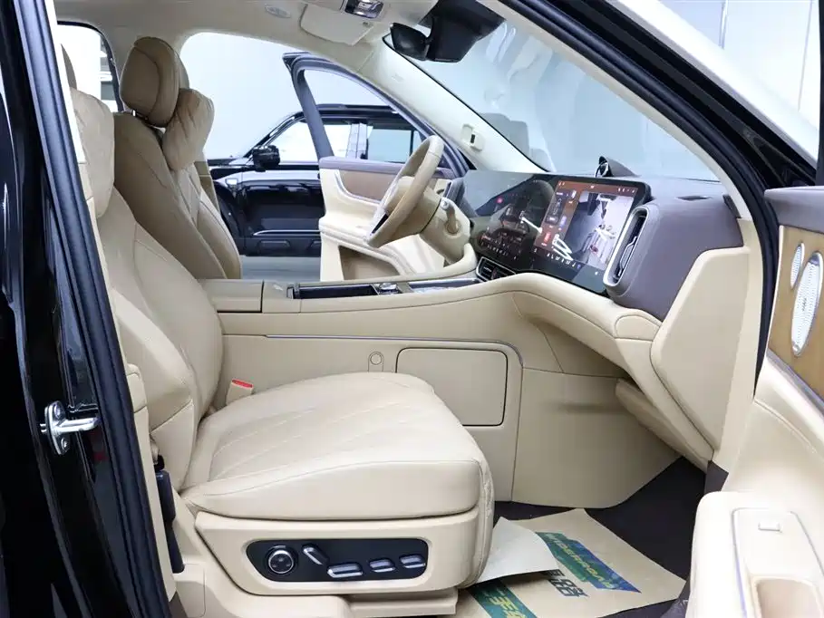 AITO M9 2025 EREV Ultra Edition 52kWh 6-Seater with 192-Line LiDAR