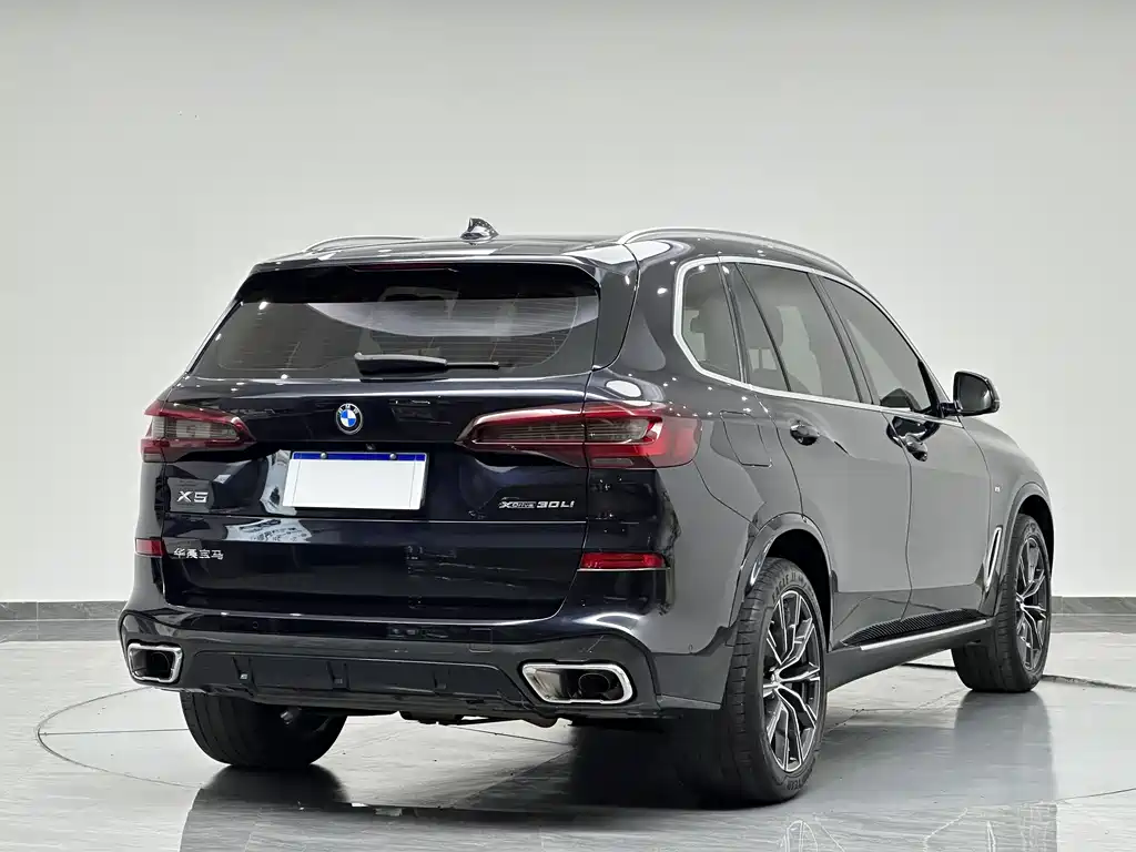 BMW X5 2022 xDrive 30Li Exclusive M Sport Package