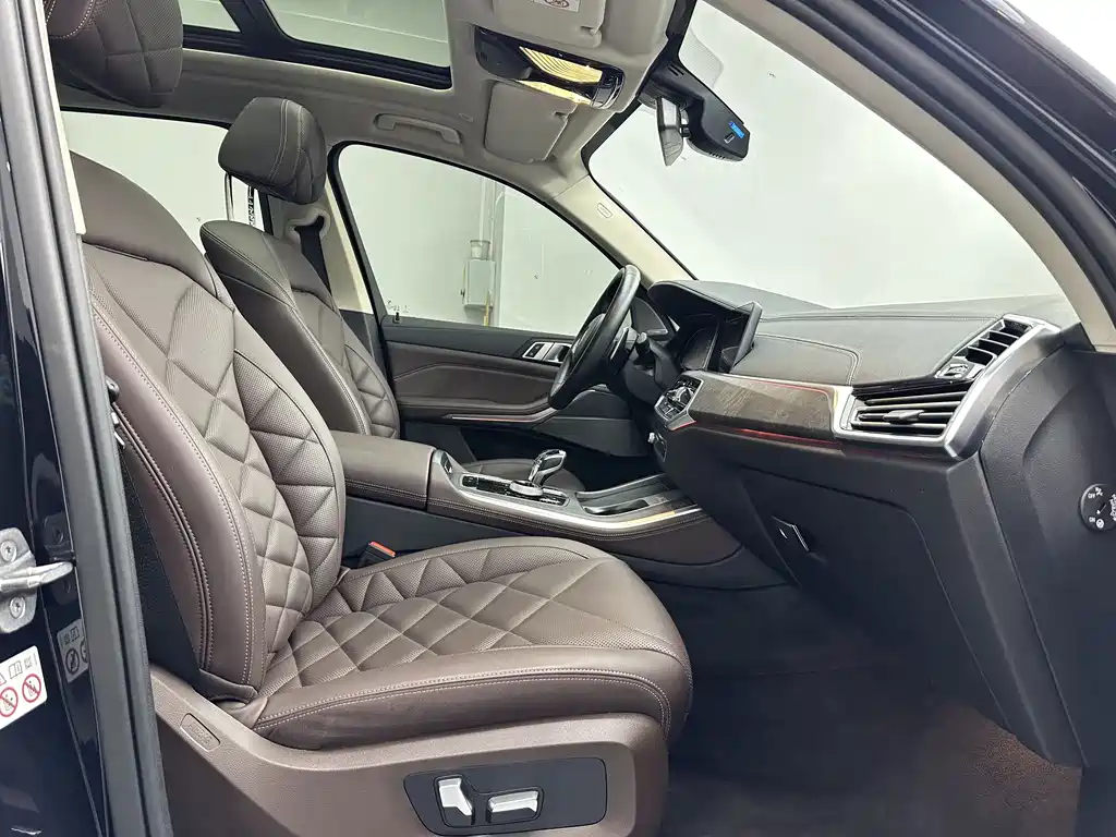BMW X5 2022 xDrive 30Li Exclusive M Sport Package