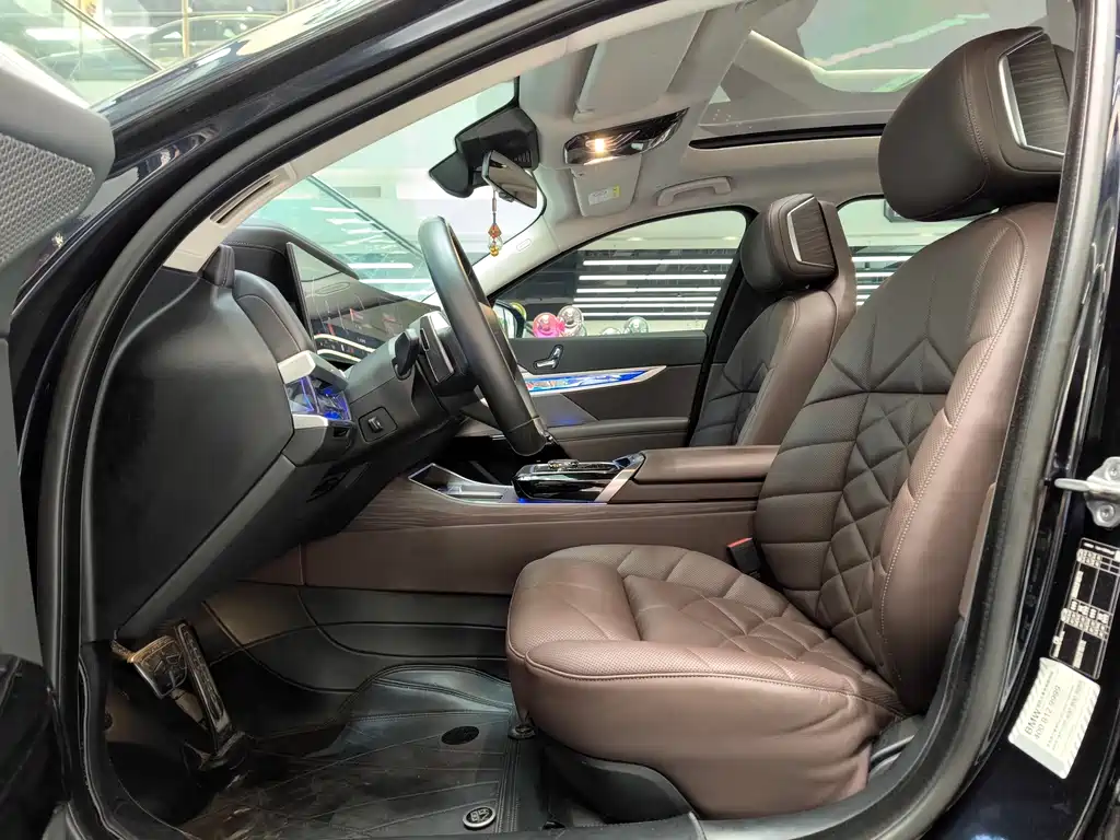 BMW 7 Series 2023 740Li Leading Edition M Sport Package