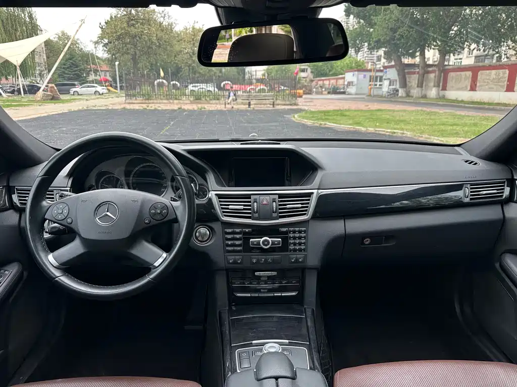 Mercedes-Benz E-Class 2012 E 300 L Fashion