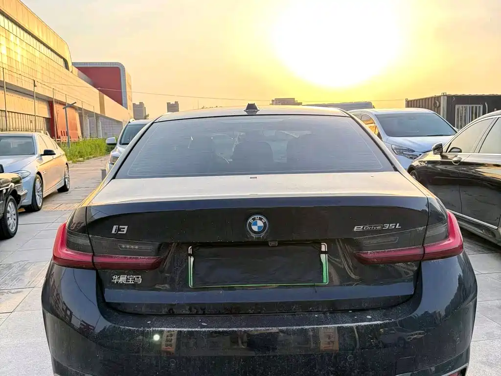 BMW i3 eDrive 35L 2022