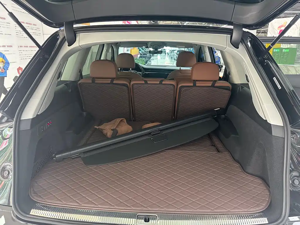 Audi Q7 2023 55 TFSI quattro S line Sport