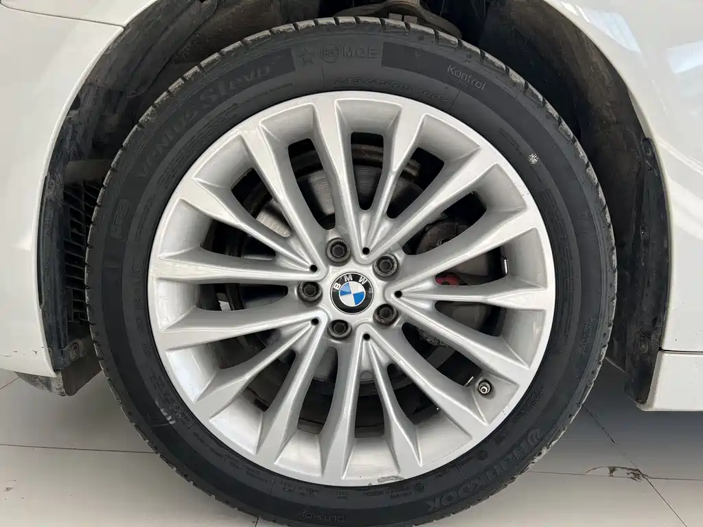 BMW 5 Series 2022 525Li Luxury Line
