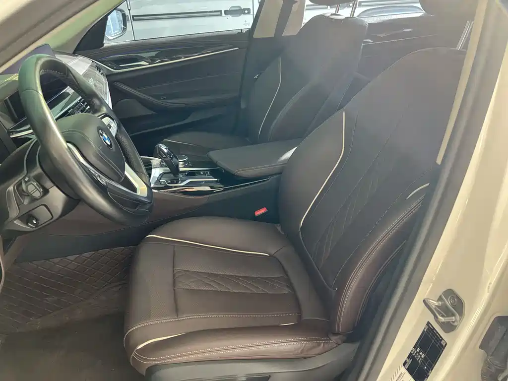 BMW 5 Series 2022 525Li Luxury Line