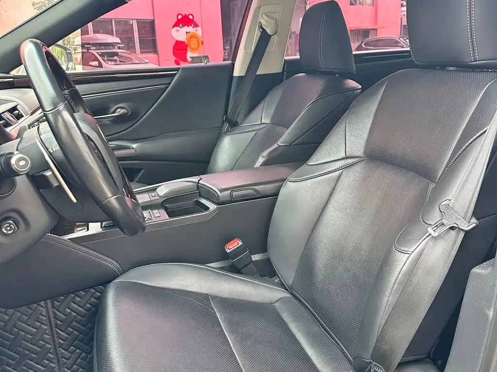 Lexus ES 2018 200 Luxury Edition China V