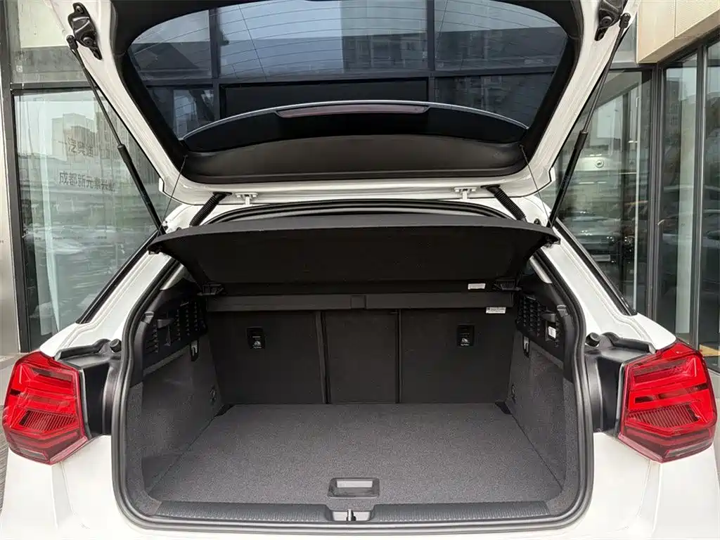 Audi Q2L e-tron 2019 Advanced