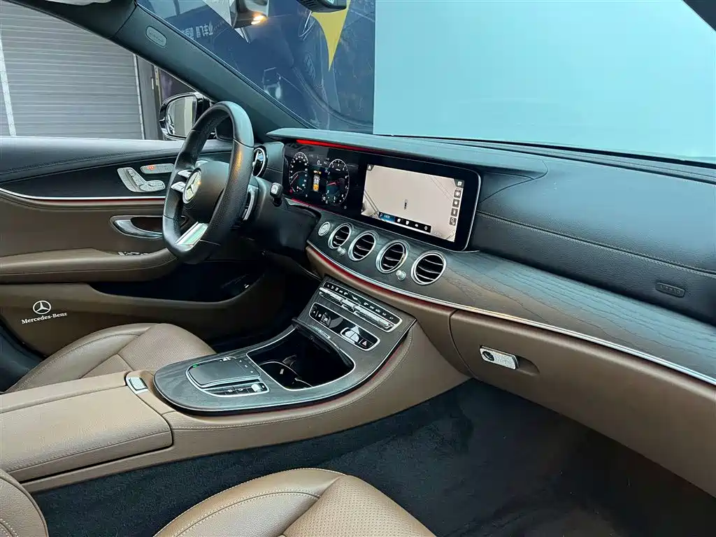 Mercedes-Benz E 300 L Sport Luxury 2021
