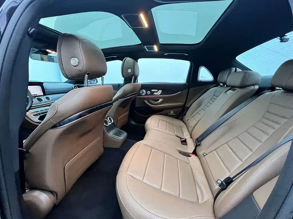 Mercedes-Benz E 300 L Sport Luxury 2021