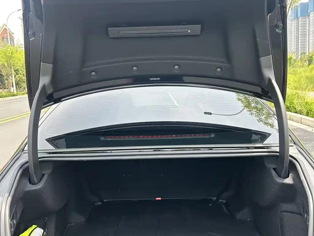 Mercedes-Benz E-Class 2025 E 300 L Luxury