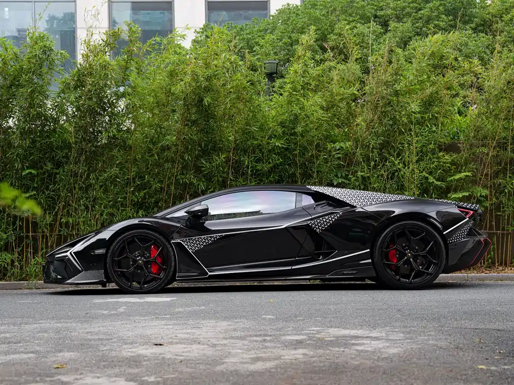 Lamborghini Revuelto 2023 6.5L PHEV Standard