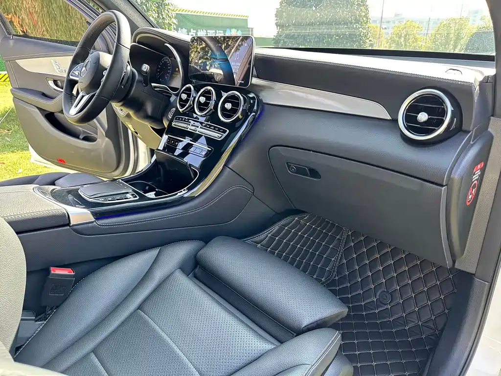 Mercedes-Benz GLC Coupe 2020 GLC 260 4MATIC Coupe SUV