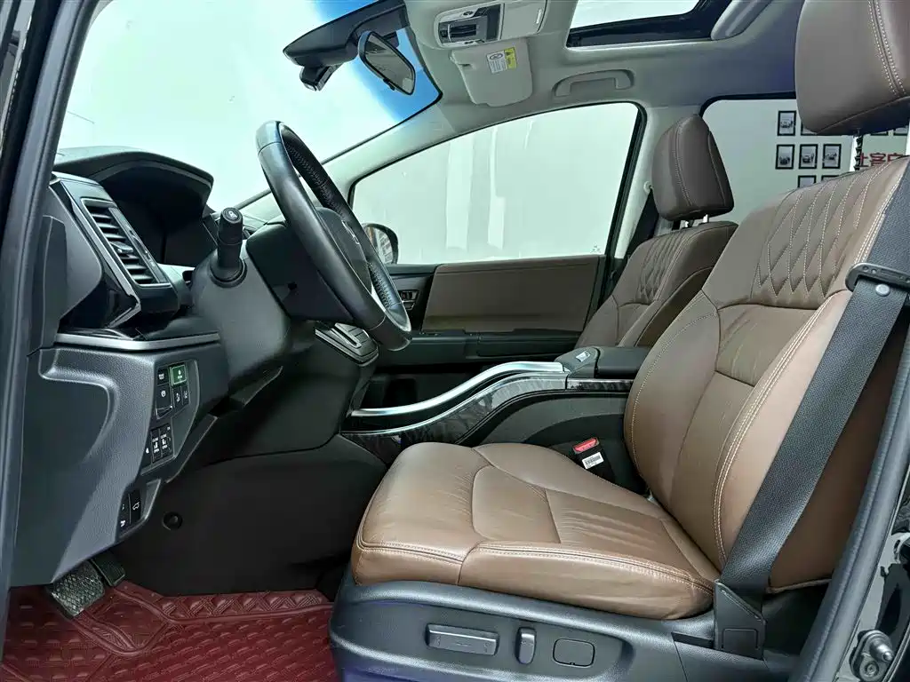 Honda Elysion 2019 2.0L Hybrid Supreme