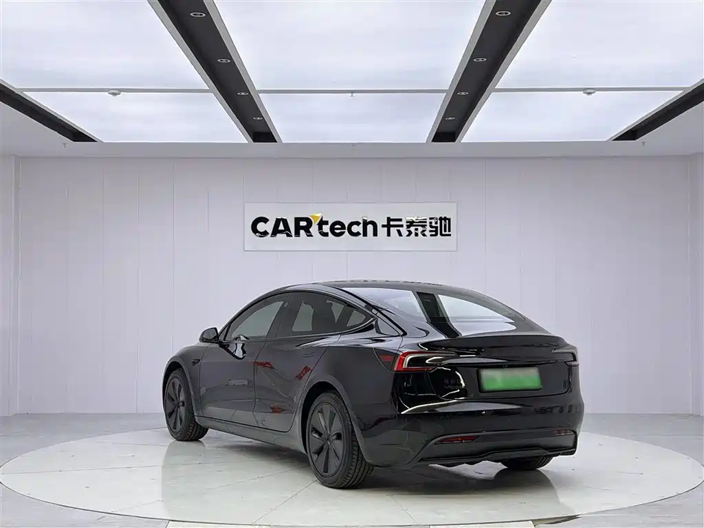 Tesla Model 3 2025 RWD
