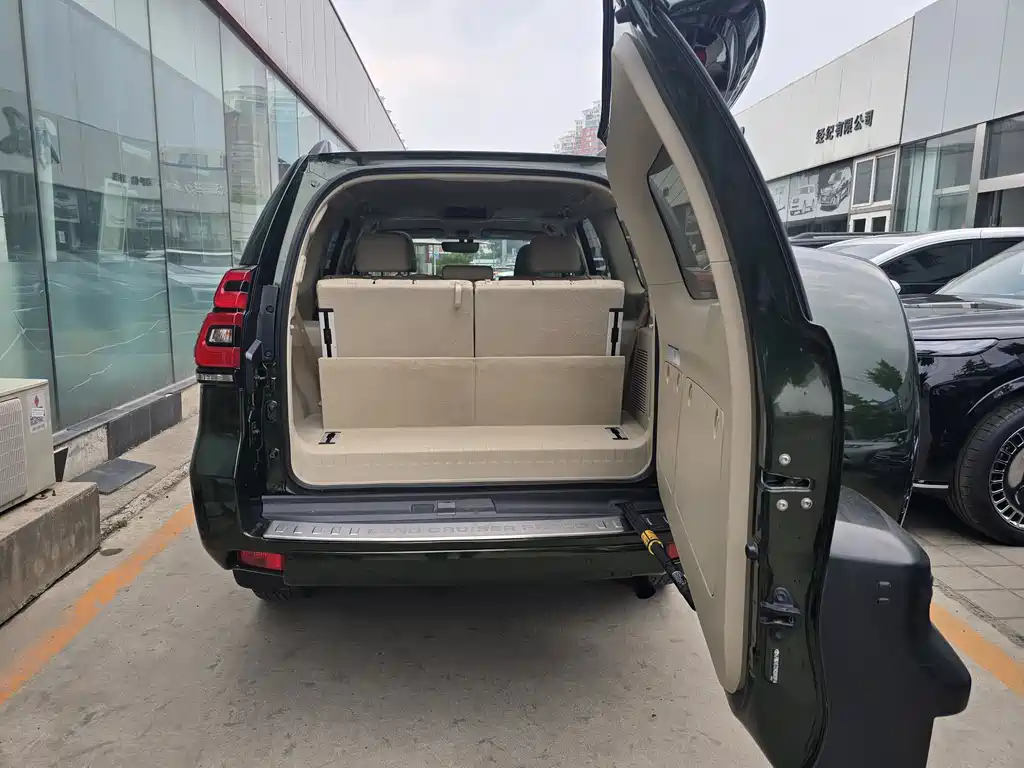 Prado 2018 3.5L Automatic VX NAVI Rear-mounted Spare Tire