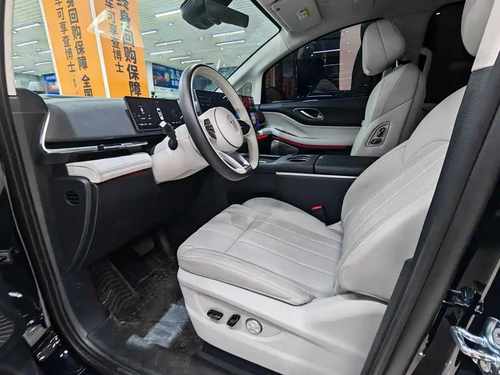 Voyah Dreamer 2025 PHEV AWD Premium Kunpeng Edition
