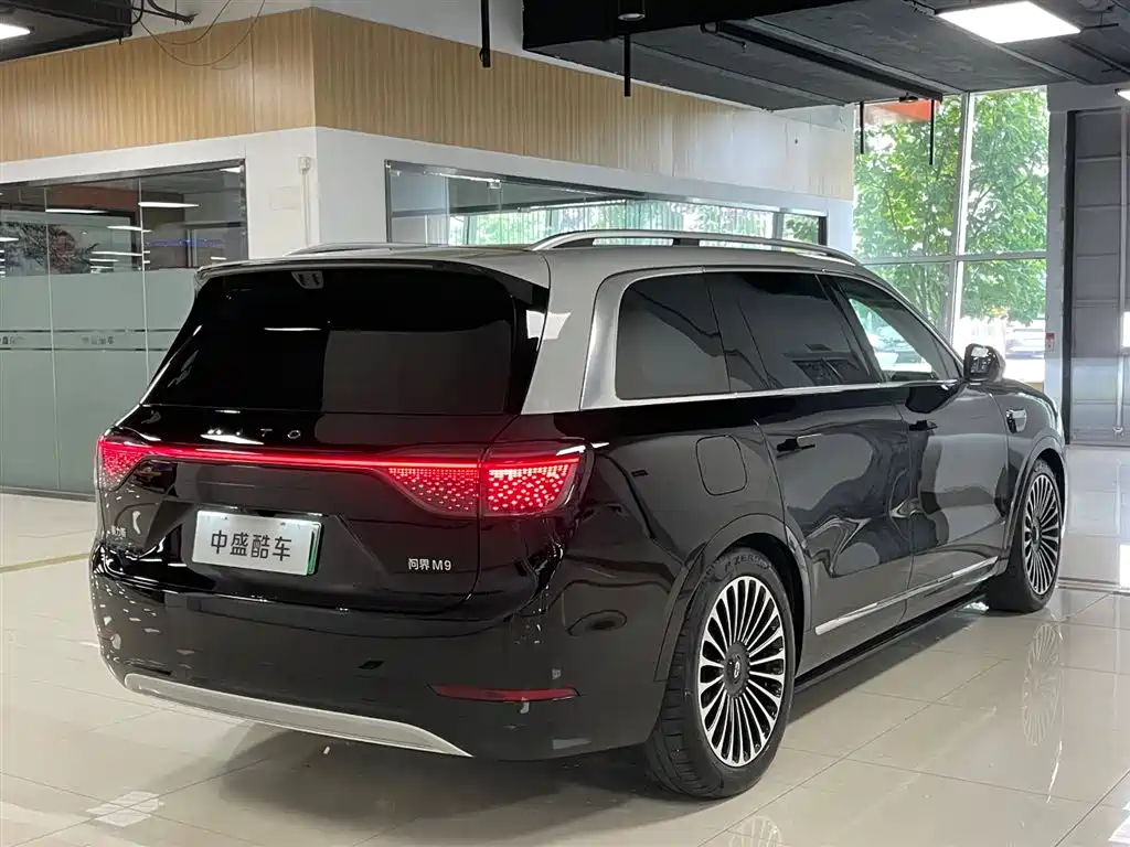 AITO M9 2025 EREV Ultra 52kWh 6-Seater with 192-Line LiDAR