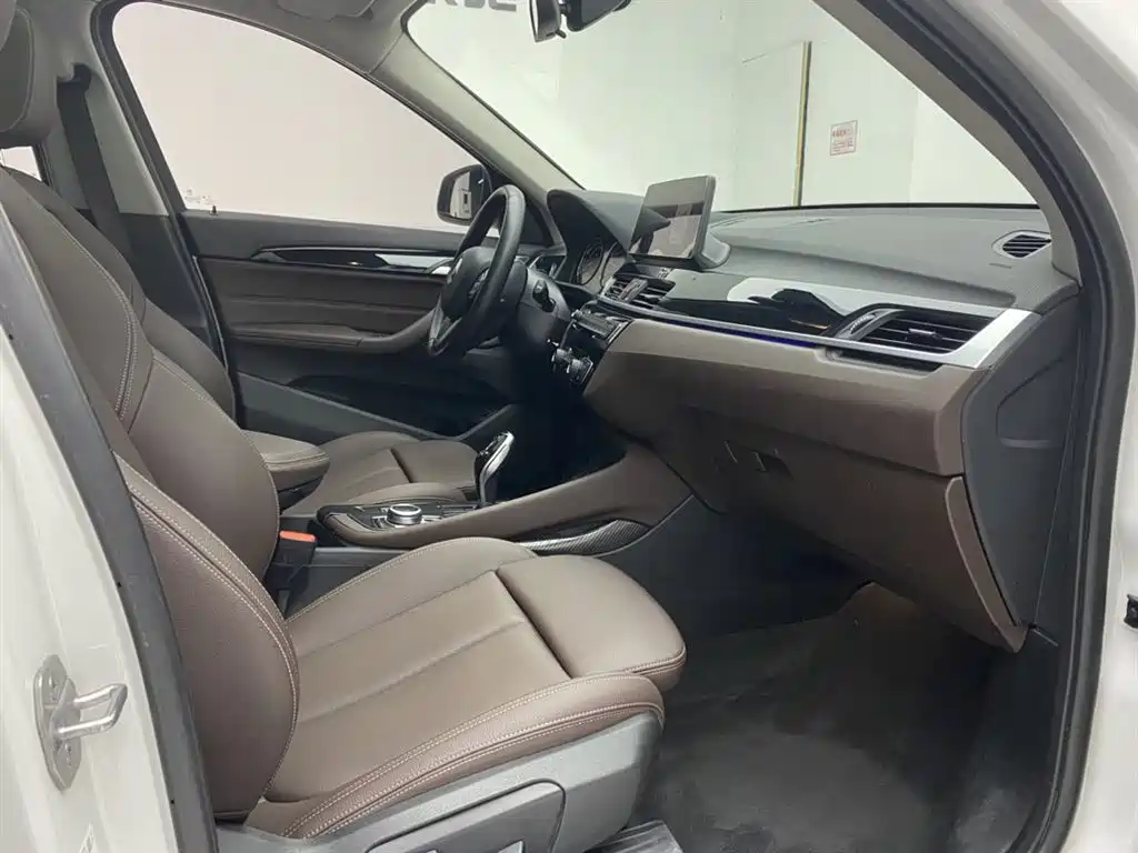 BMW X1 2020 sDrive25Li Leading Edition