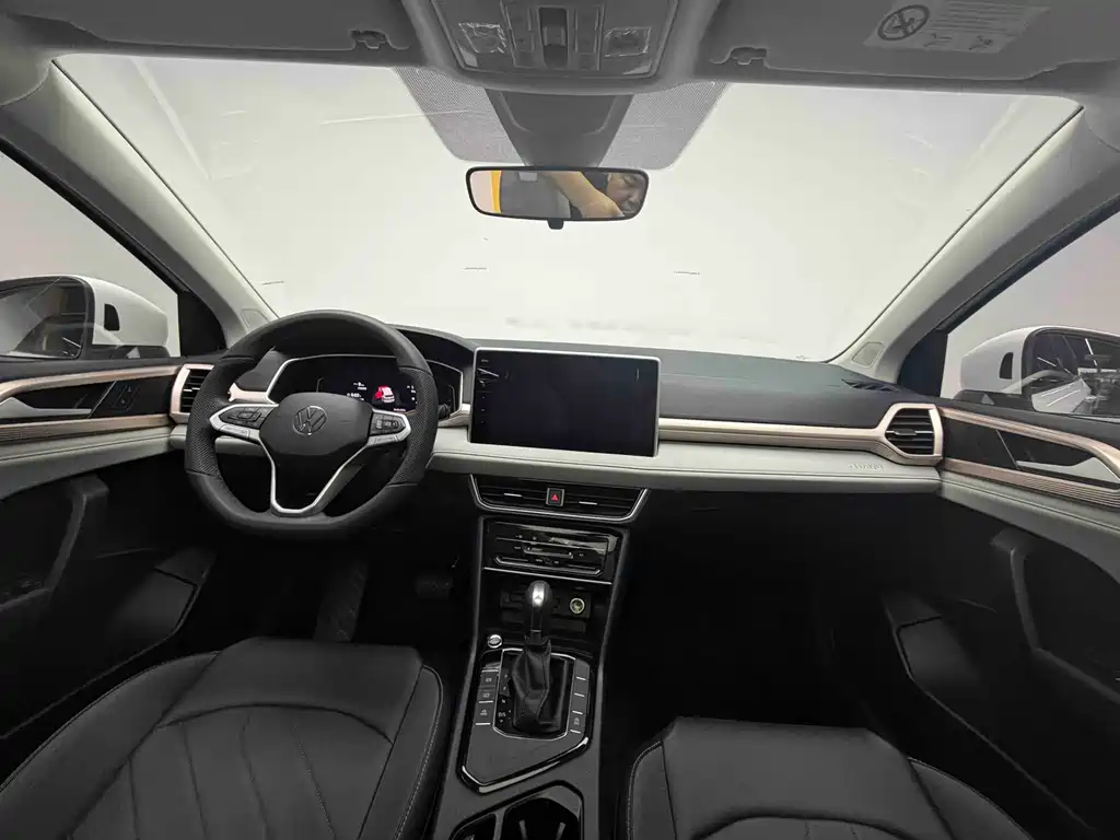 Volkswagen Tharu 2024 300TSI FWD Full Moon Edition