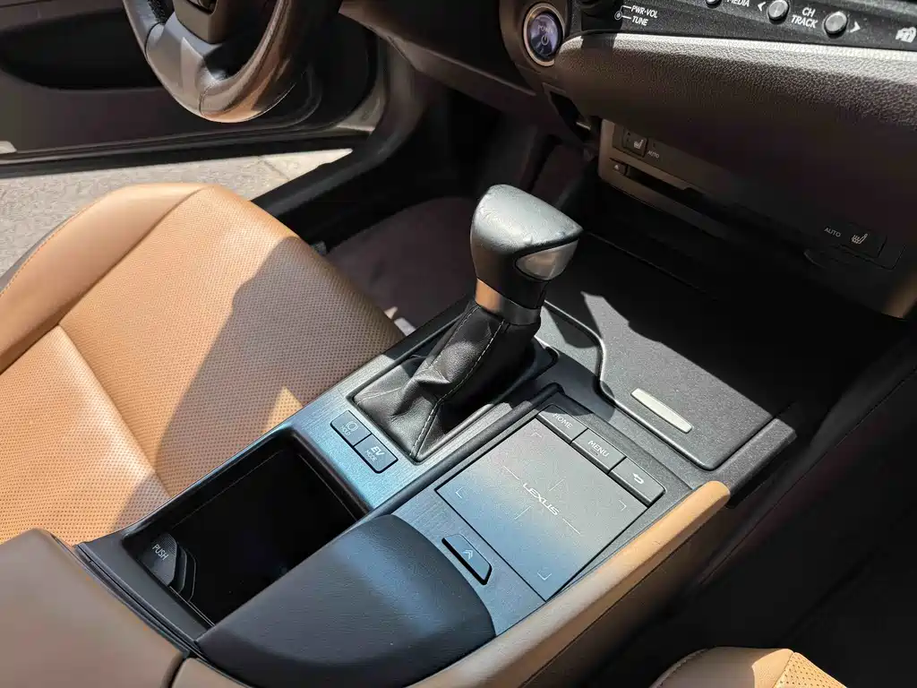 Lexus ES 300h 2018