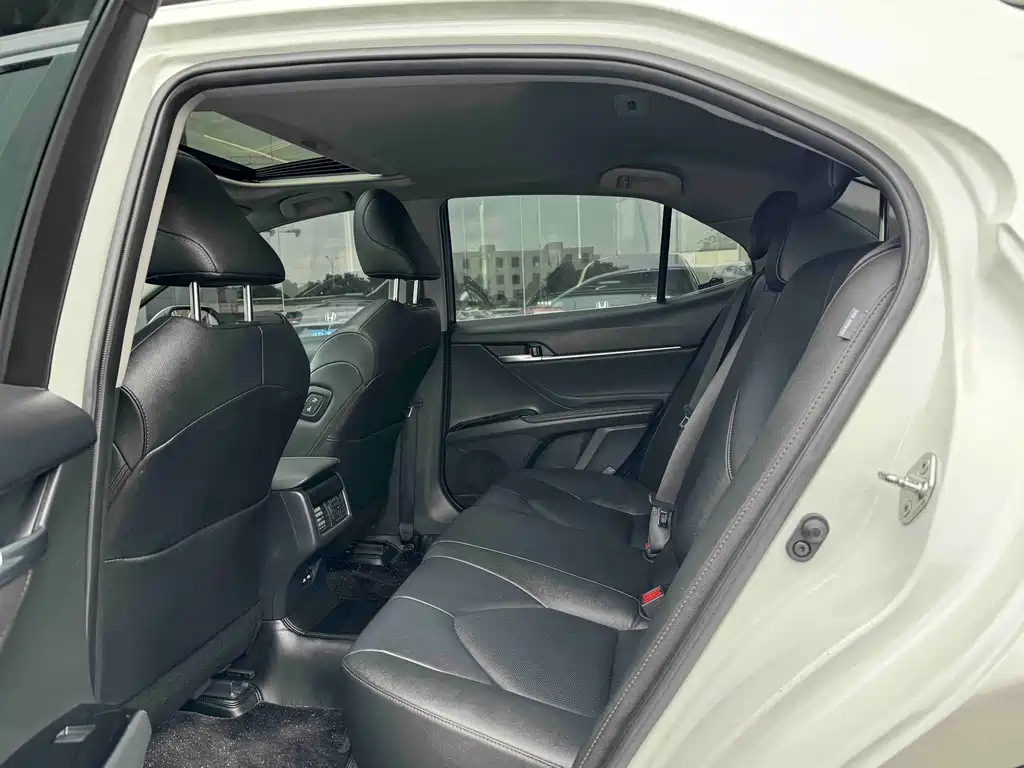 Camry 2021 2.0G Luxury Edition