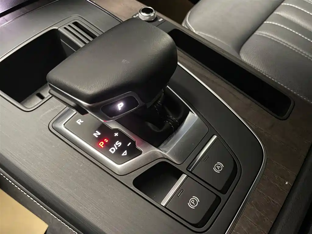 Audi Q5L 2022 40 TFSI Luxury