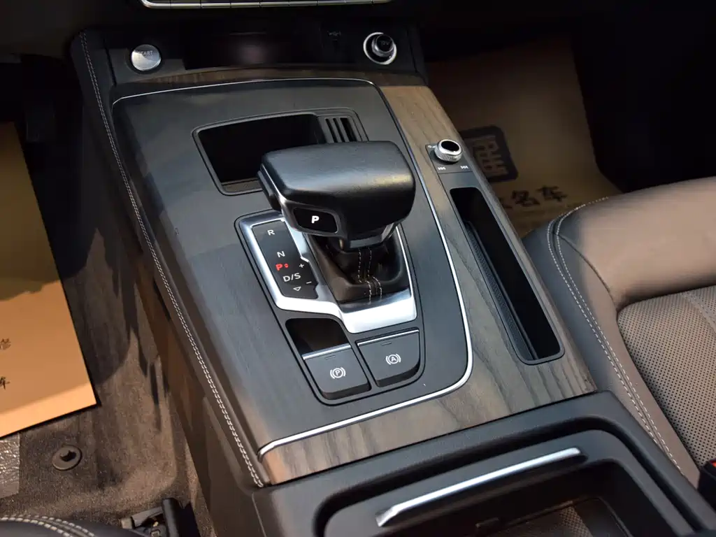 Audi Q5L 2022 Facelift 40 TFSI Premium
