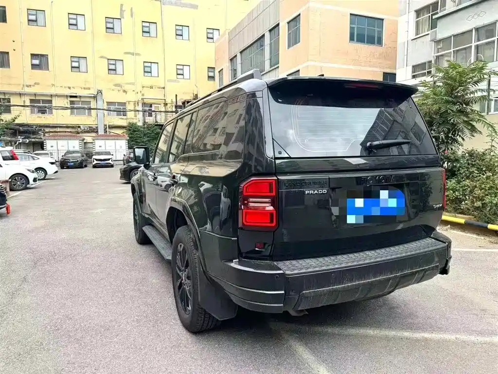 Prado 2025 2.4T Flagship VX 5-Seater