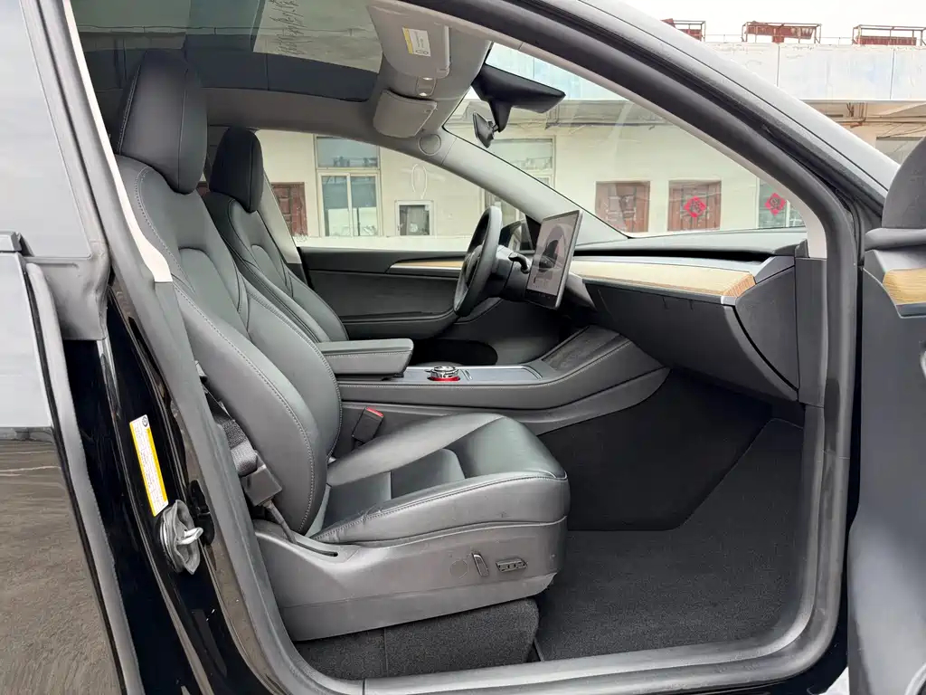 Model Y 2023 Rear-Wheel Drive