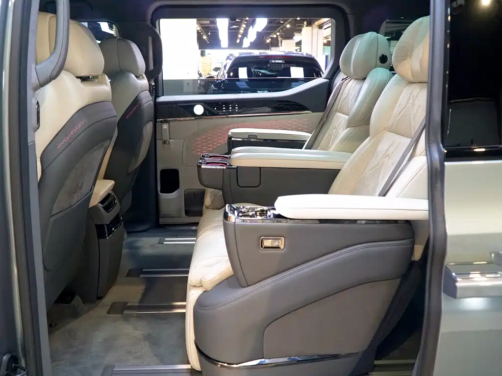 Zeekr 009 2024 Six-Seat Executive Edition AWD 108kWh