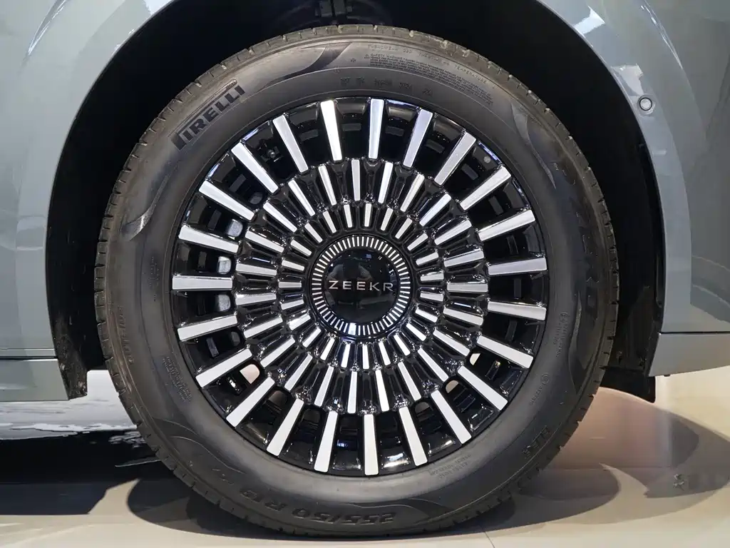 Zeekr 009 2024 Six-Seat Executive Edition AWD 108kWh