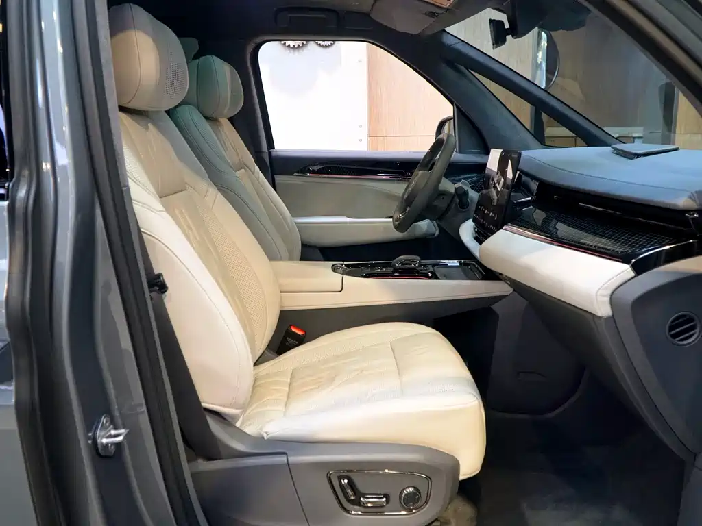 Zeekr 009 2024 Six-Seat Executive Edition AWD 108kWh
