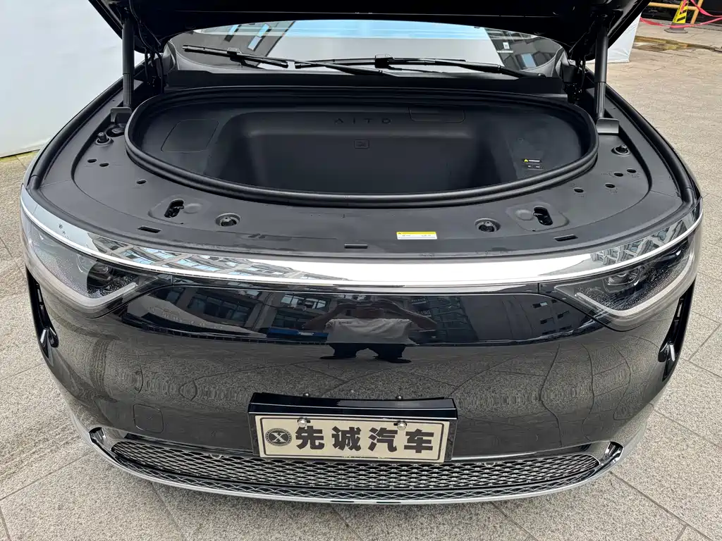 AITO M8 2025 EV Max+ Five-Seat Long Range 192-Line Lidar