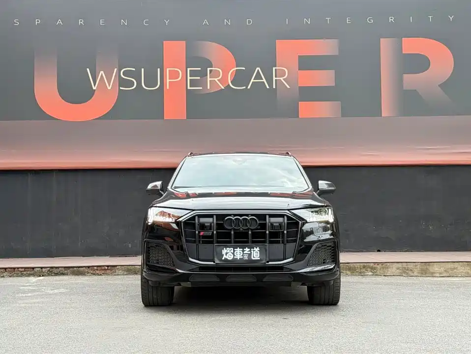Audi SQ7 2024 4.0 TFSI Dark Knight Edition