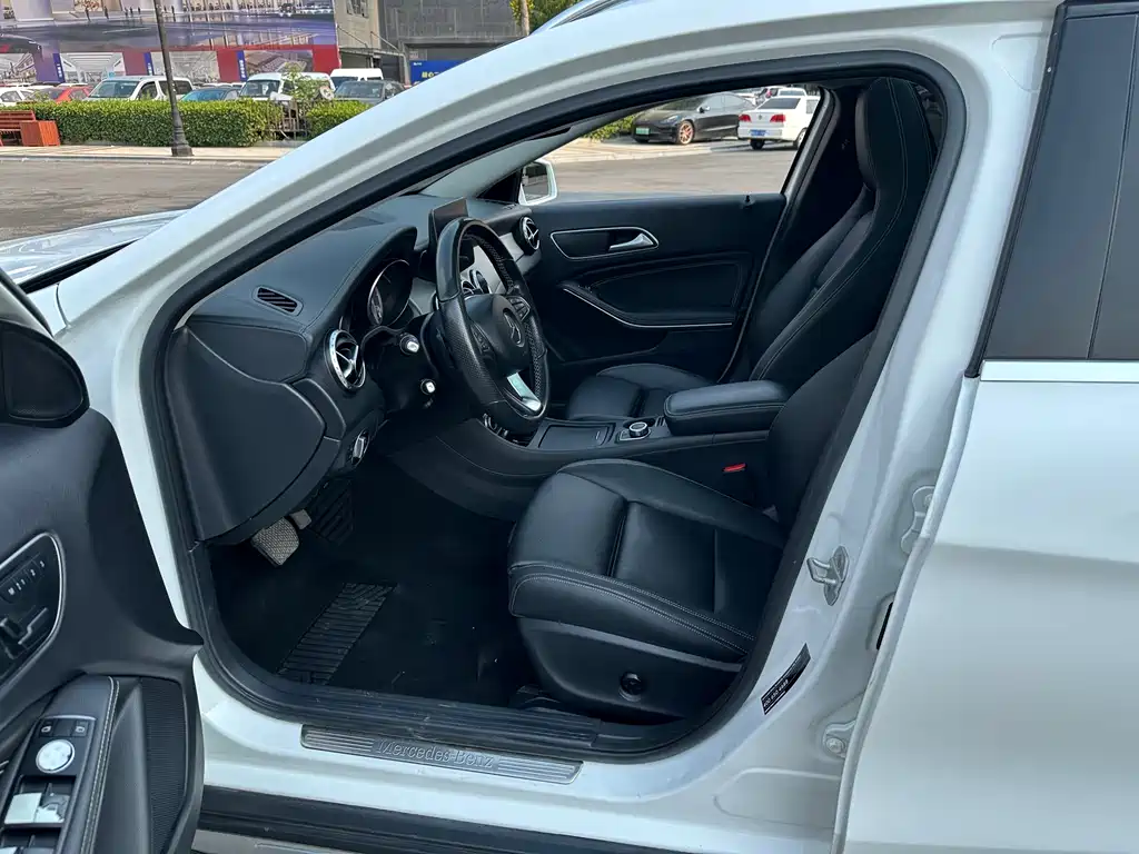Mercedes-Benz GLA 220 4MATIC