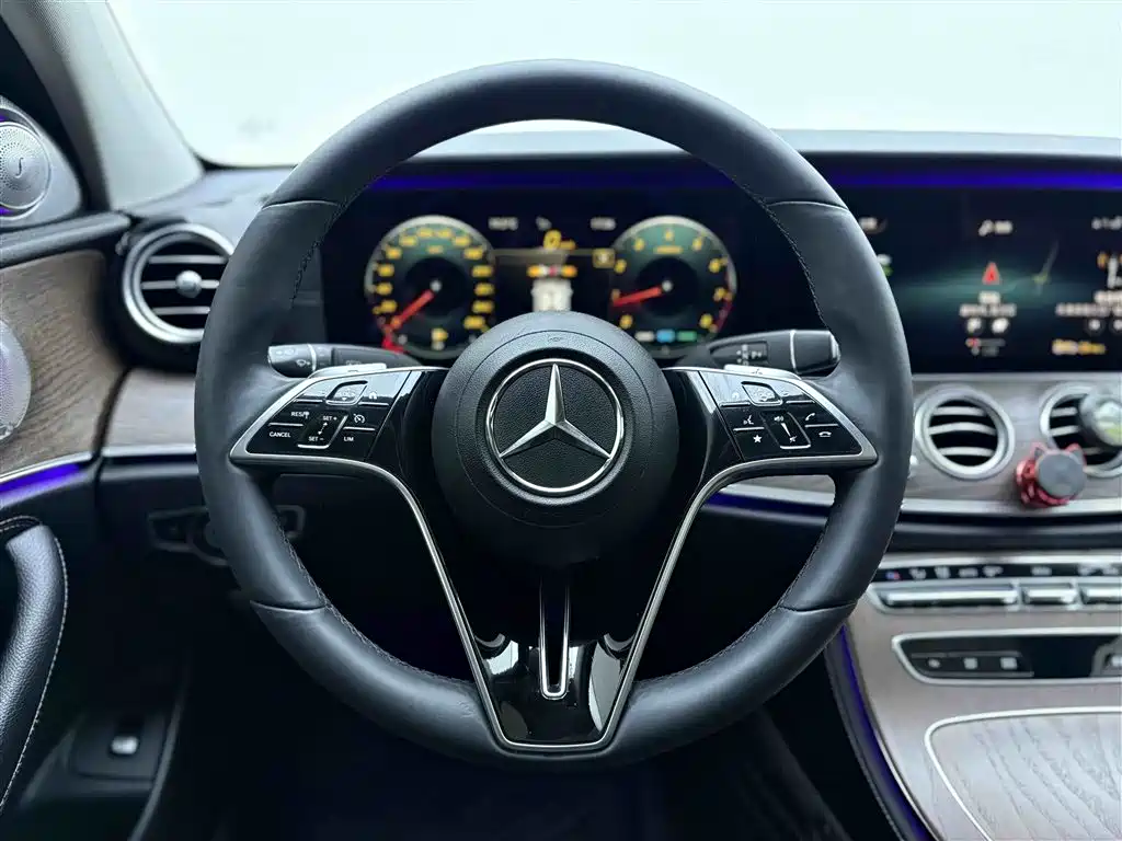 Mercedes-Benz E 260 L 2021