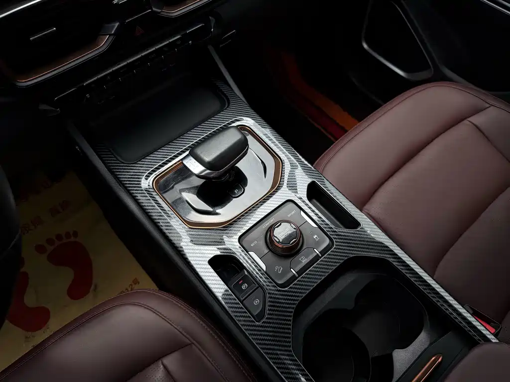 豪越 2022款 1.8TD DCT黑金限定版 7座 → Hao Yue 2022 1.8TD DCT Black Gold Limited Edition 7-Seater