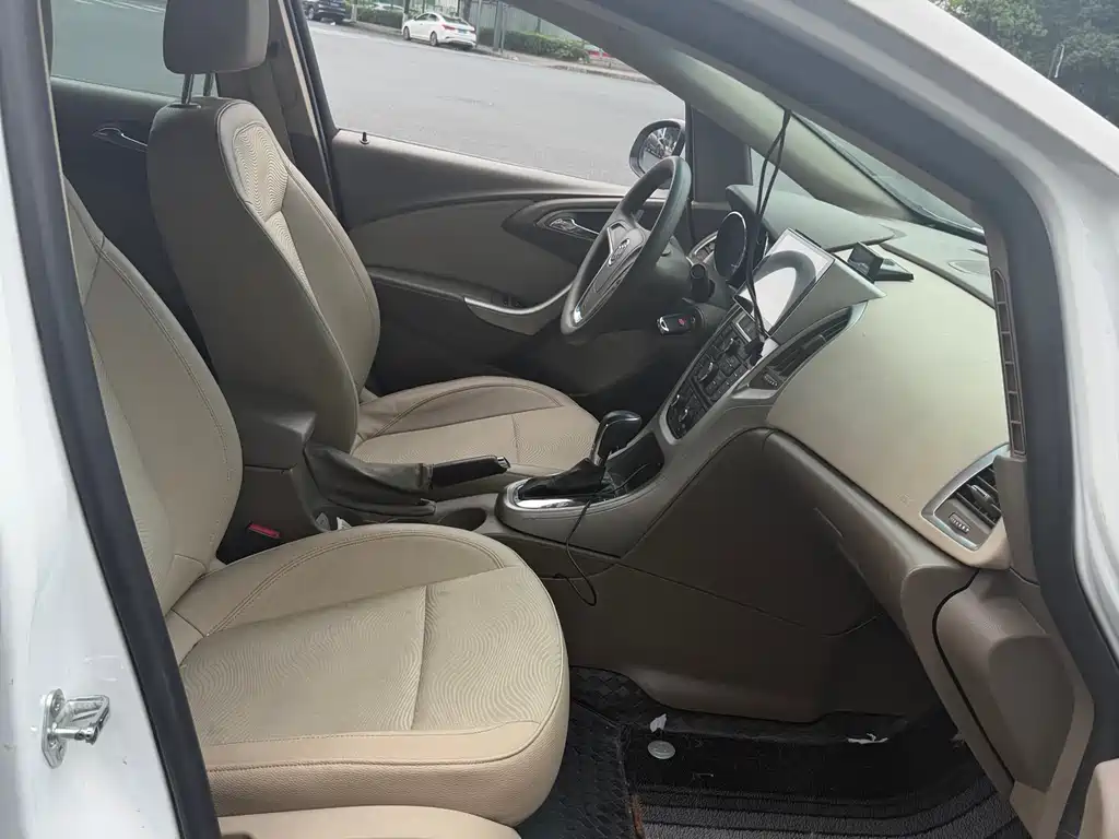 Buick Excelle GT 2013 1.6L Automatic Fashion Edition