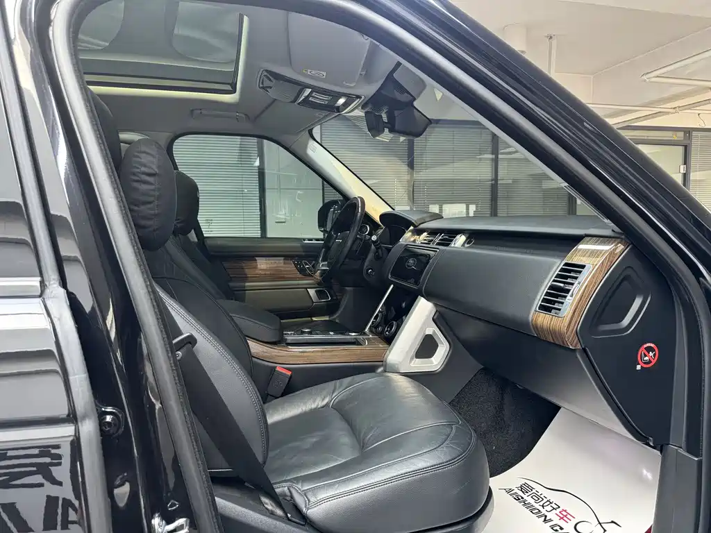 Range Rover 2018 3.0 SC V6 Vogue Heritage Edition