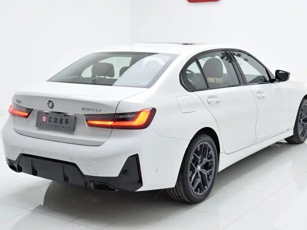 BMW 3 Series 2025 330Li M Sport Night Edition