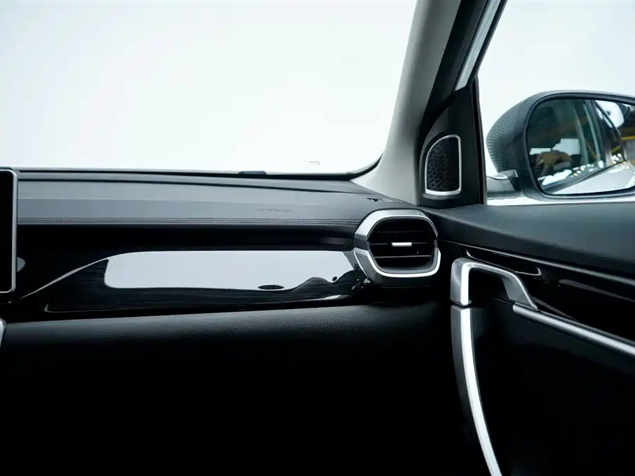 Geely Coolray 2025 1.5L CVT Super MAX