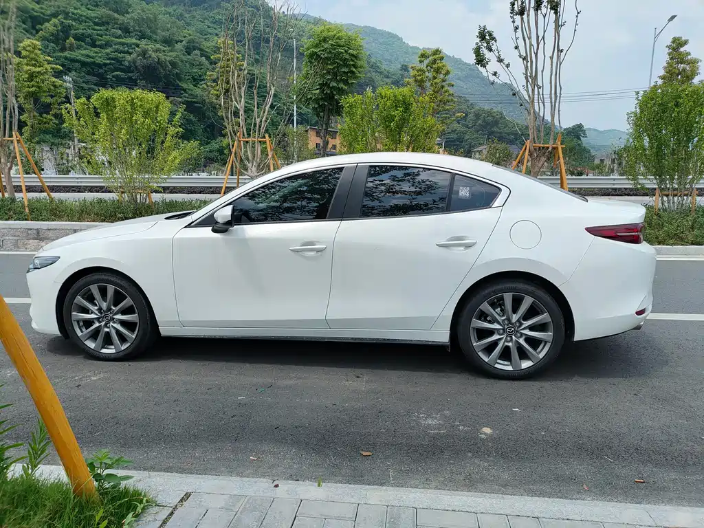 Mazda 3 Axela 2023 2.0L Automatic Zhi Zhen Edition