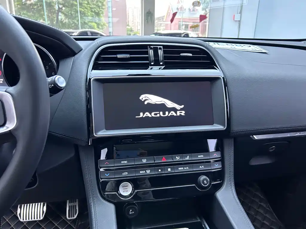 Jaguar F-PACE 2018 2.0T RWD Urban Prestige Edition