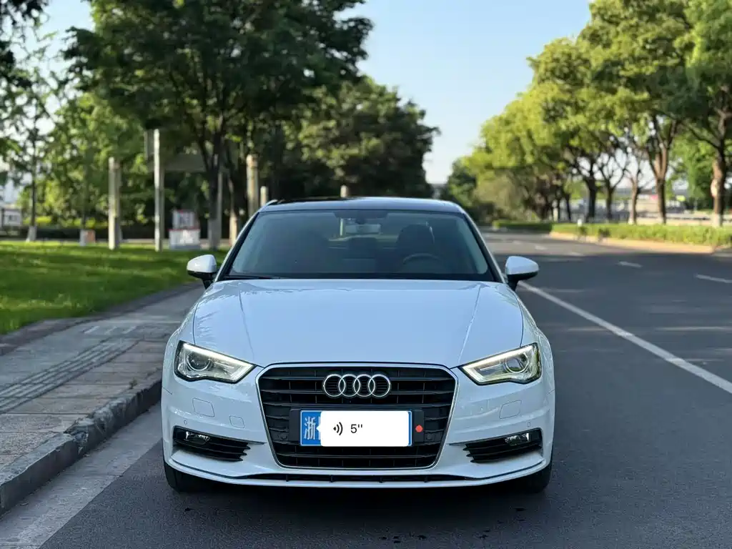 Audi A3 2016 Limousine 35 TFSI Premium