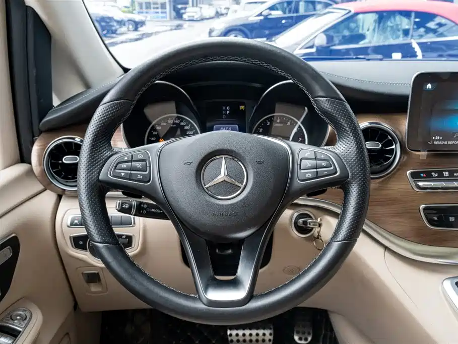 Mercedes-Benz V-Class 2022 V 260 L Long Wheelbase Luxury Edition