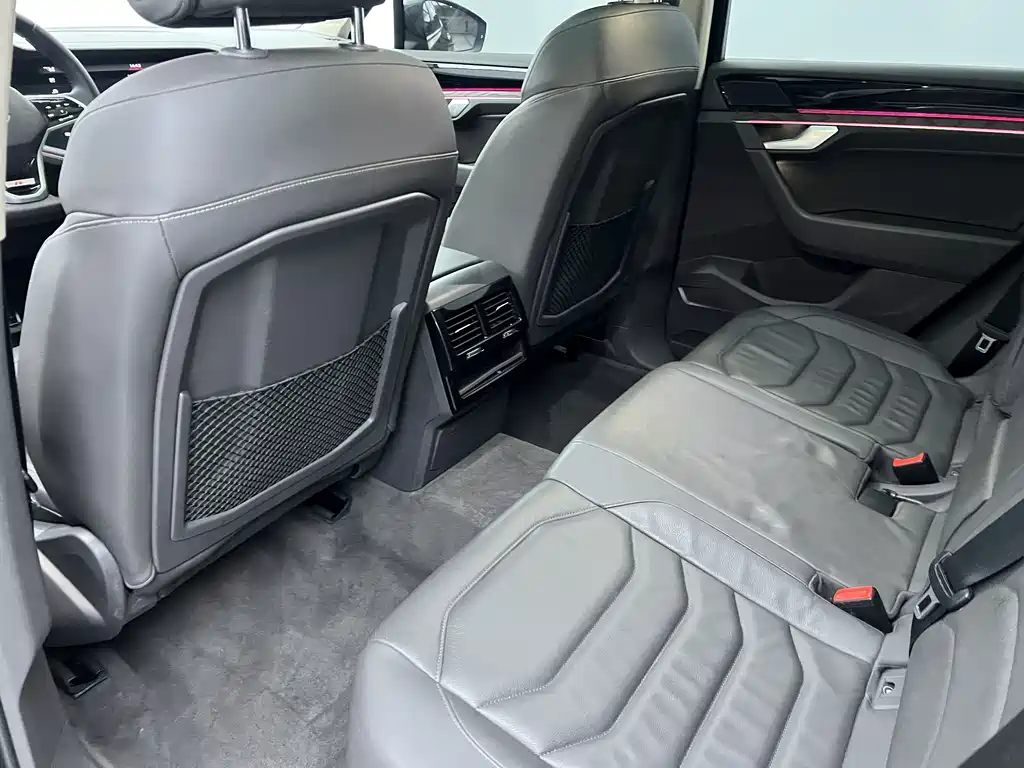 Volkswagen Touareg 2021 2.0TSI R-Line
