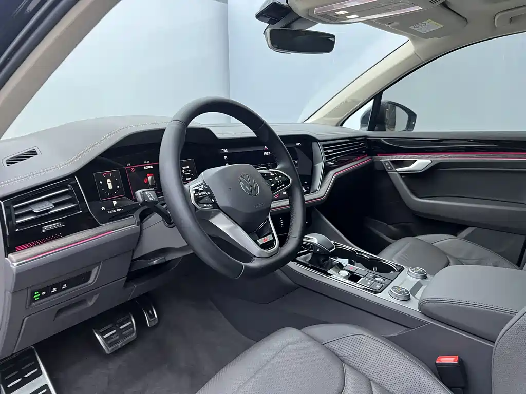 Volkswagen Touareg 2021 2.0TSI R-Line
