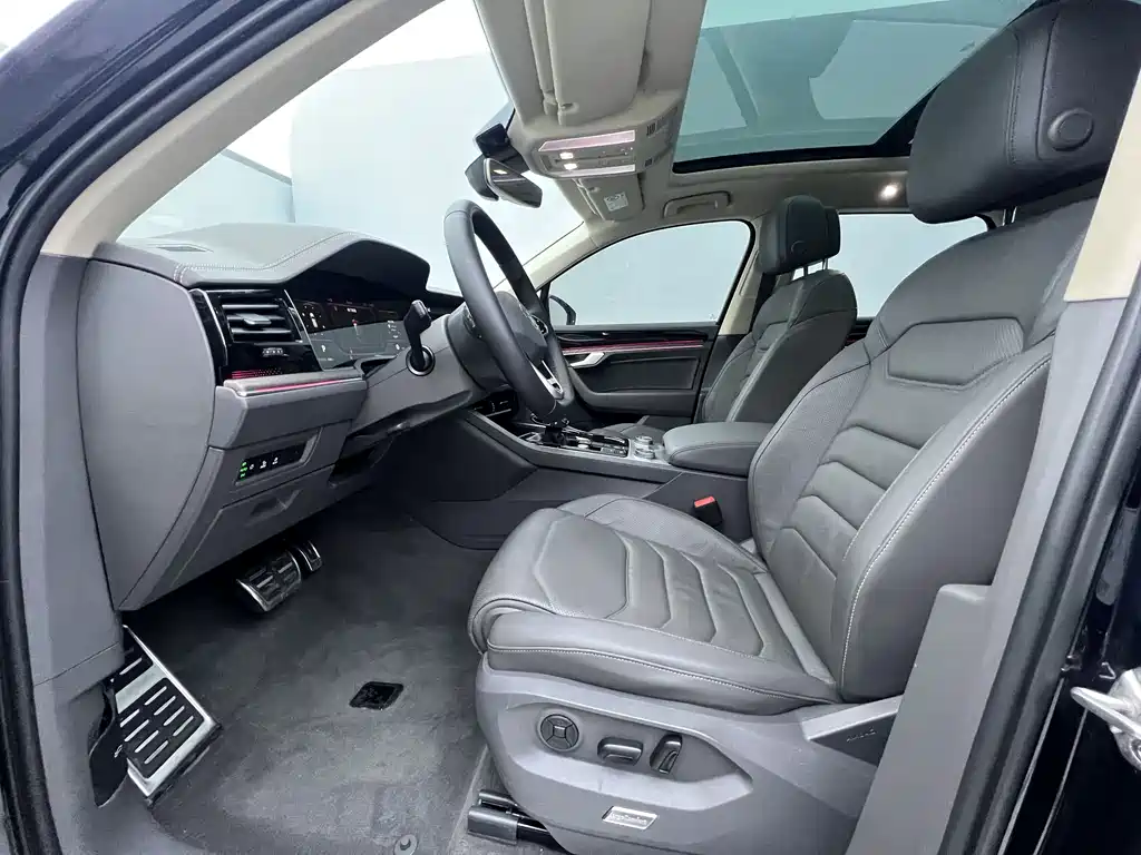 Volkswagen Touareg 2021 2.0TSI R-Line