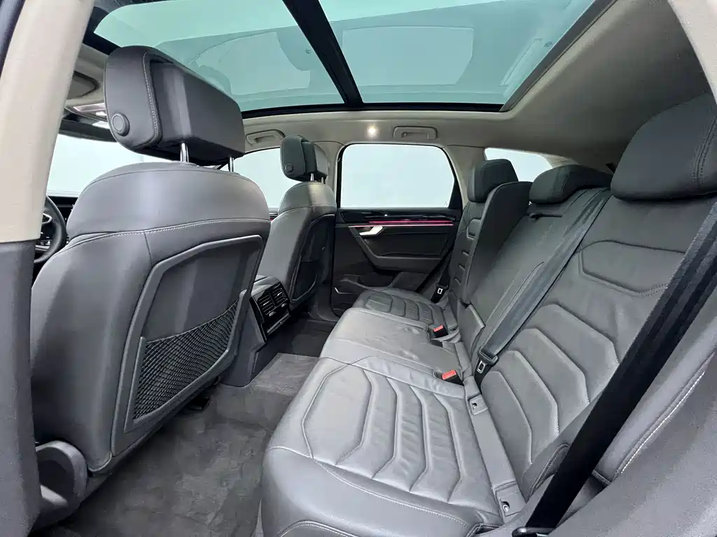 Volkswagen Touareg 2021 2.0TSI R-Line