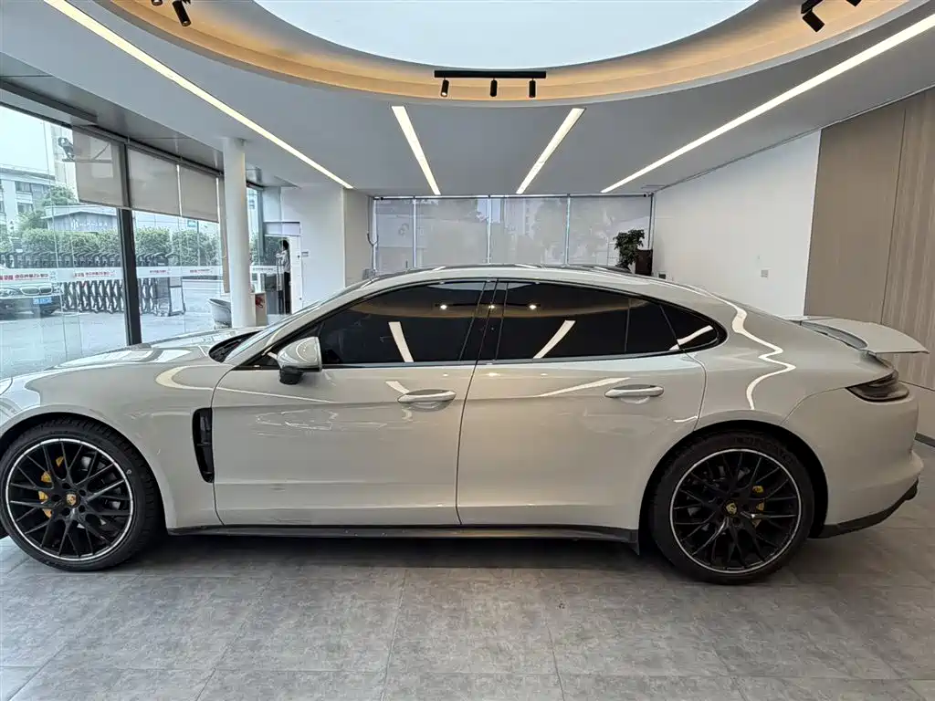 Porsche Panamera 2023 2.9T